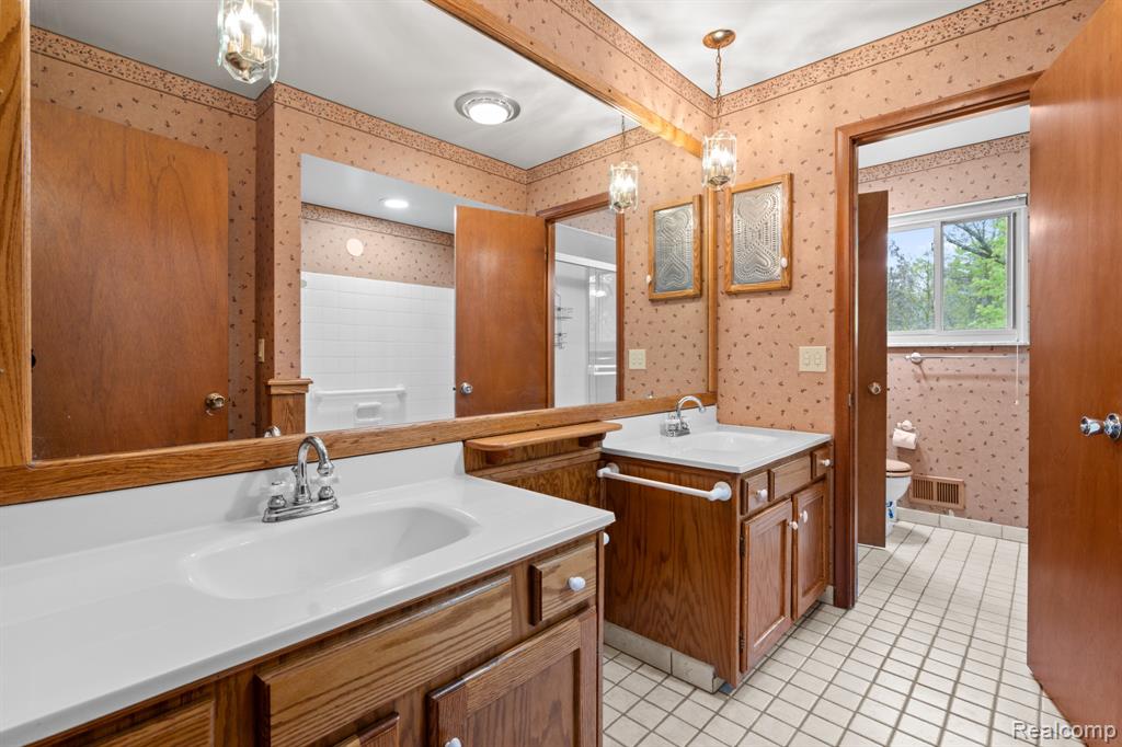 7540 Dexter Pinckney Road Property Photo 38