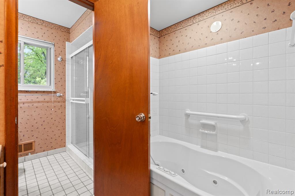7540 Dexter Pinckney Road Property Photo 39