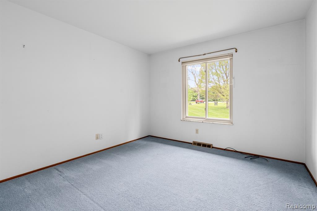 7540 Dexter Pinckney Road Property Photo 40