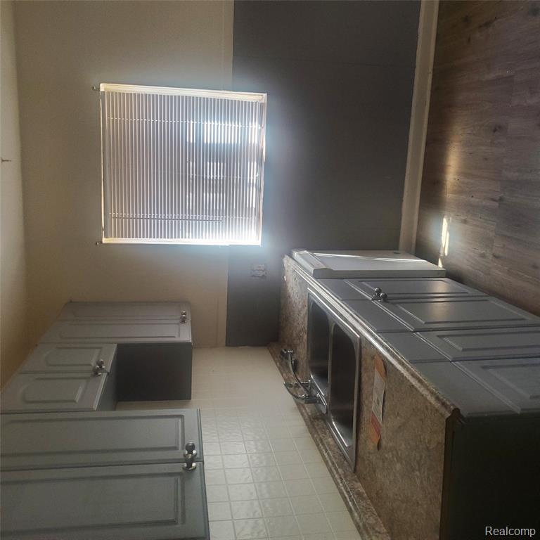 20220 Spencer Street Property Photo 6