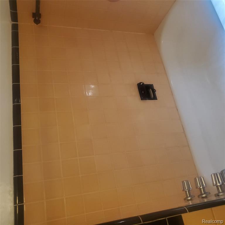 20220 Spencer Street Property Photo 11