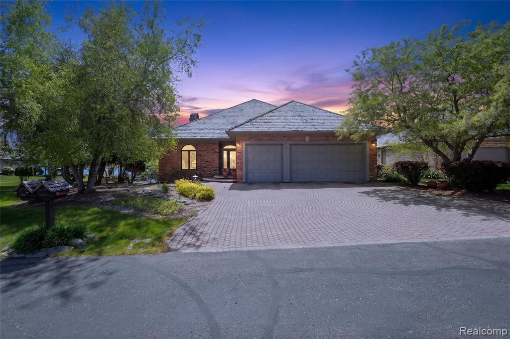24 Chateaux Du Lac Property Photo 1