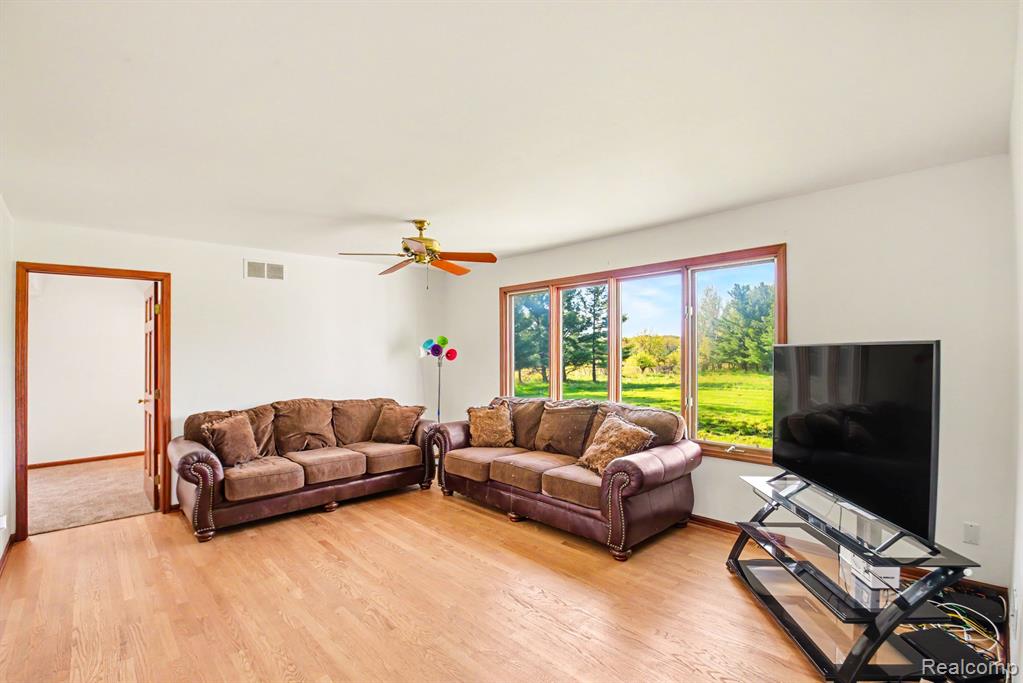 13519 Foley Road Property Photo 5