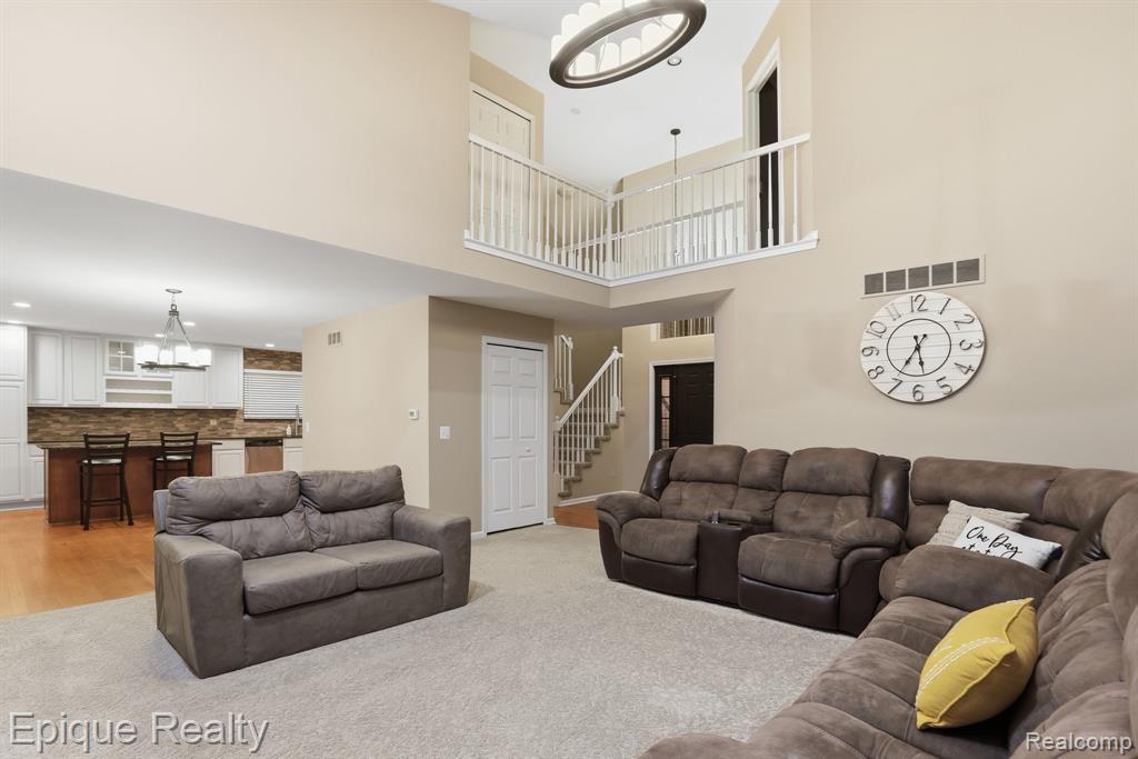 21370 Carlton Drive Property Photo 10