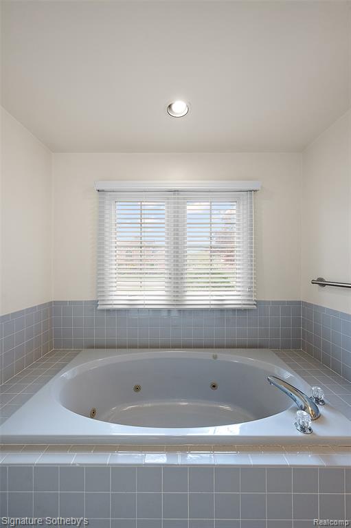 42280 Locklin Drive Property Photo 16