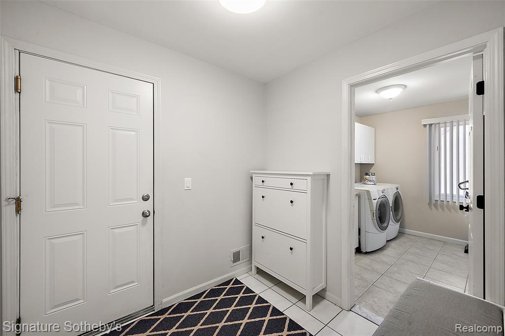 42280 Locklin Drive Property Photo 17