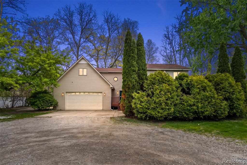 2475 S Ortonville Road