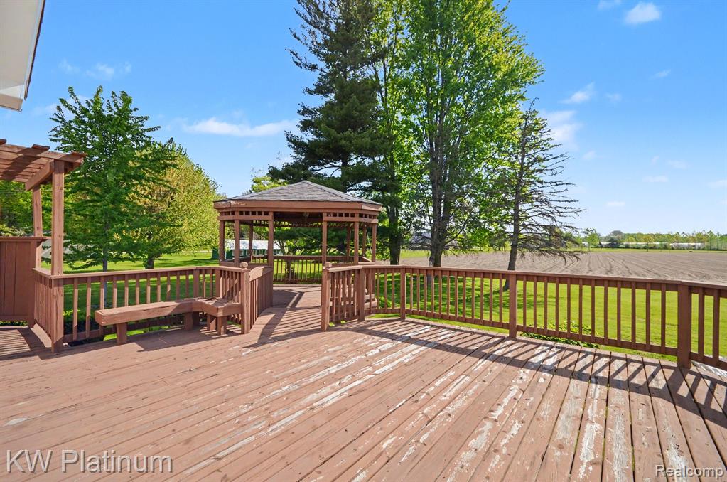 52900 North Avenue Property Photo 12