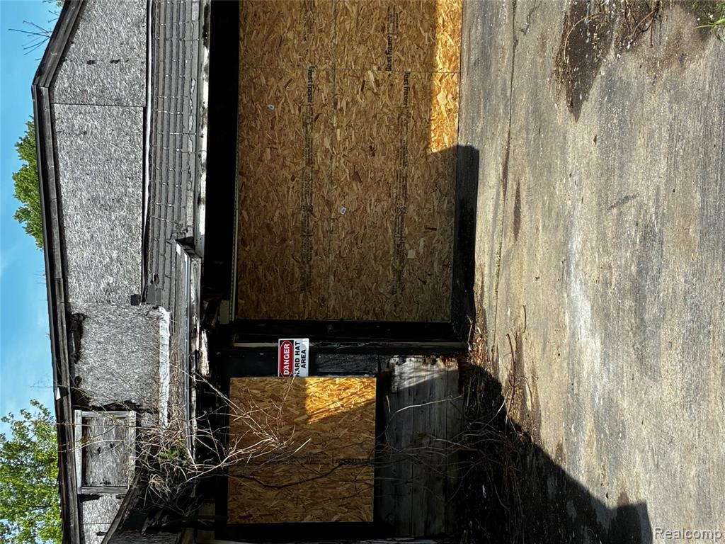 1422 Knickerbocker Avenue Property Photo 3