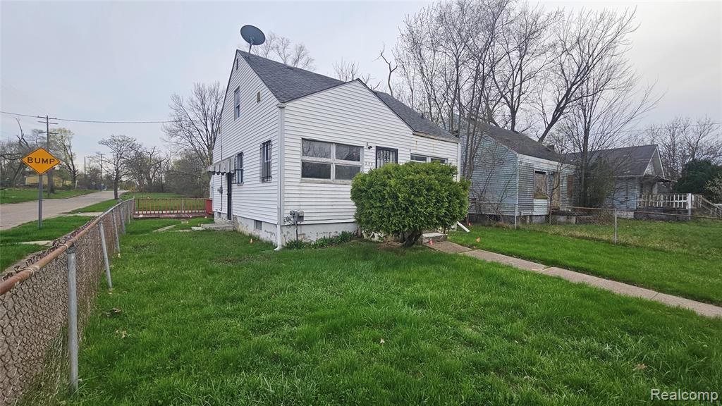 258 E Hobson Avenue Property Photo 3