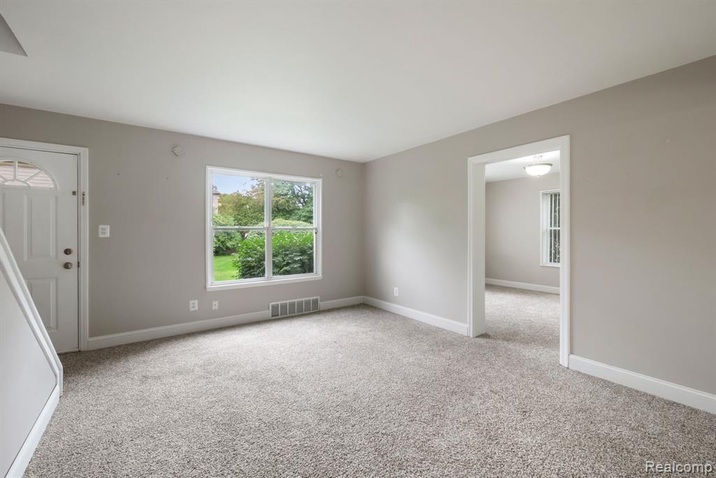 3388 Coolidge Hwy Property Photo 8