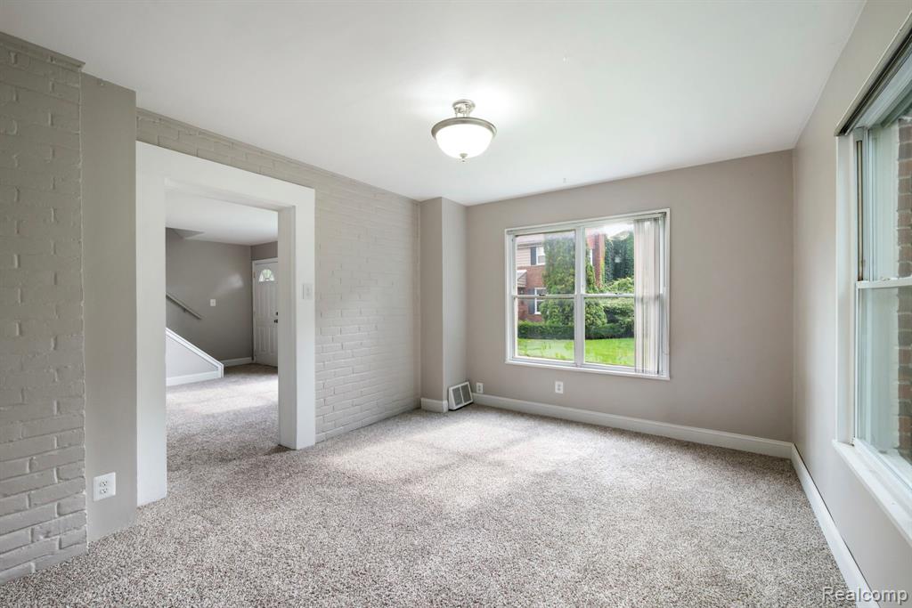 3388 Coolidge Hwy Property Photo 18