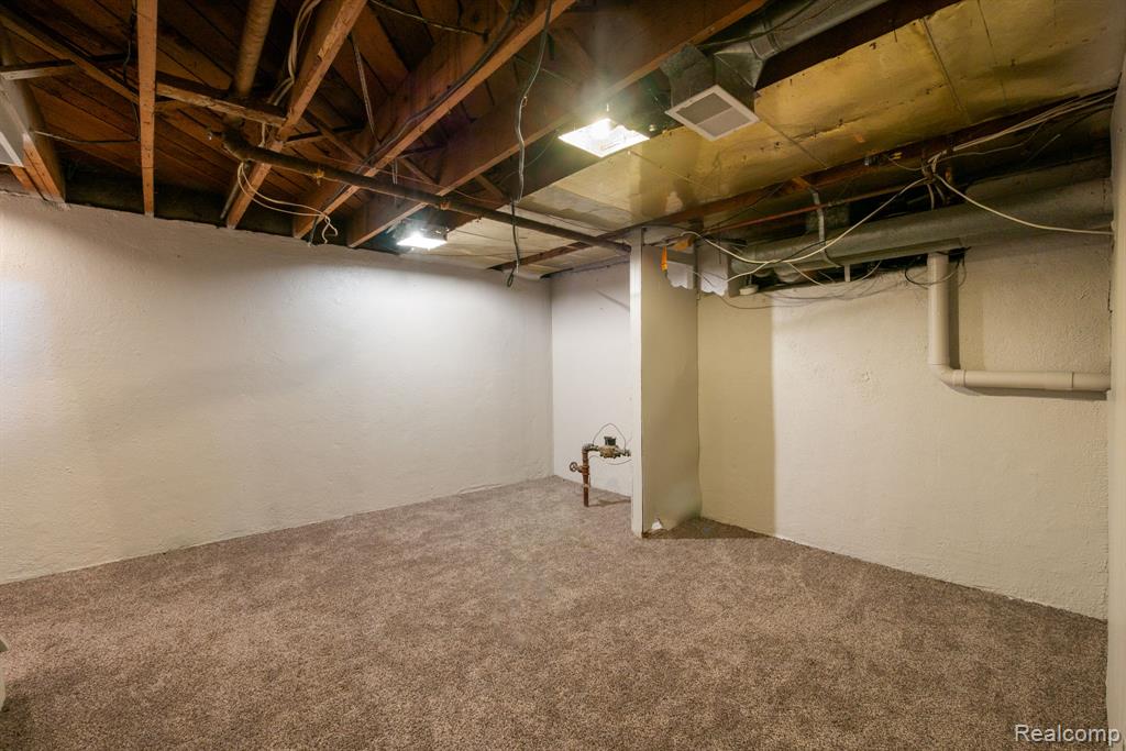 3388 Coolidge Hwy Property Photo 36