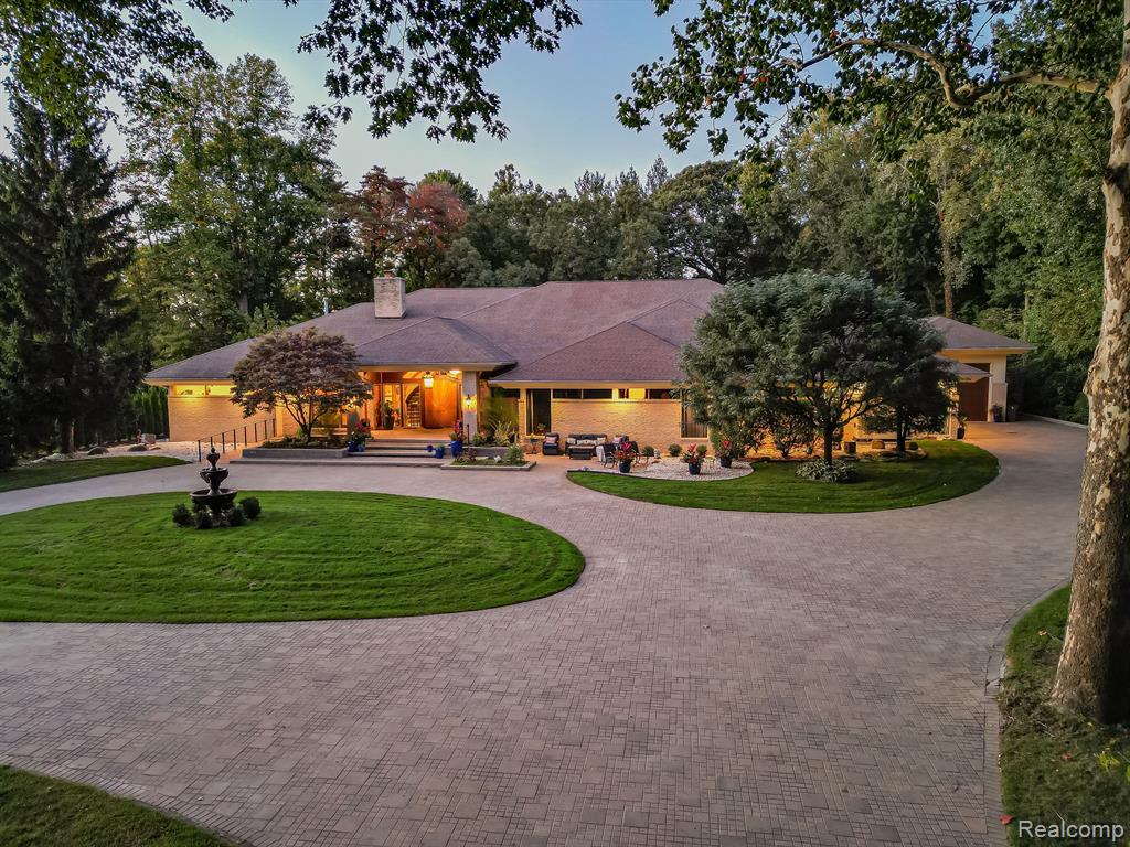 17477 Iris Circle Property Photo 2
