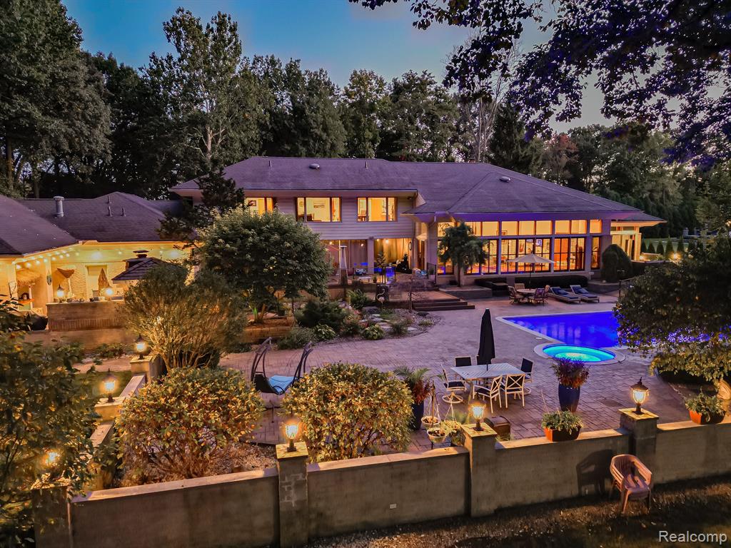 17477 Iris Circle Property Photo 3