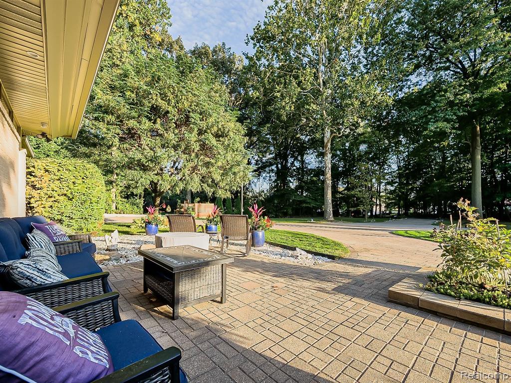 17477 Iris Circle Property Photo 13
