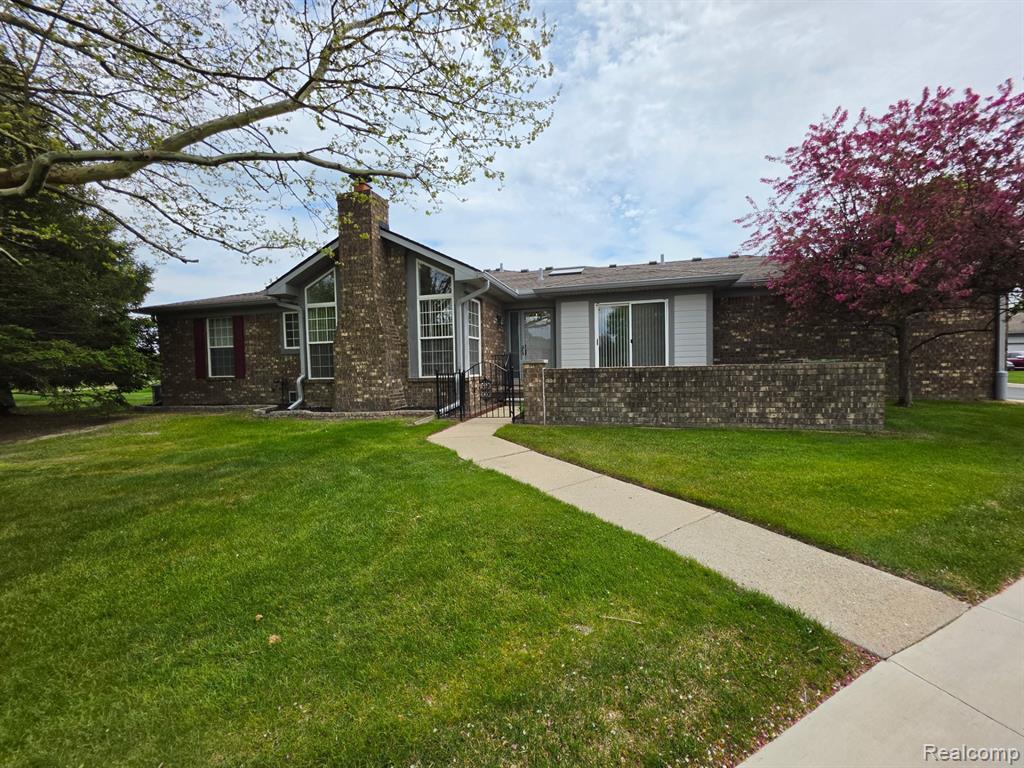 48484 Savoy Court