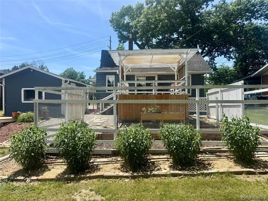 22827 Meridian Road Property Photo 9