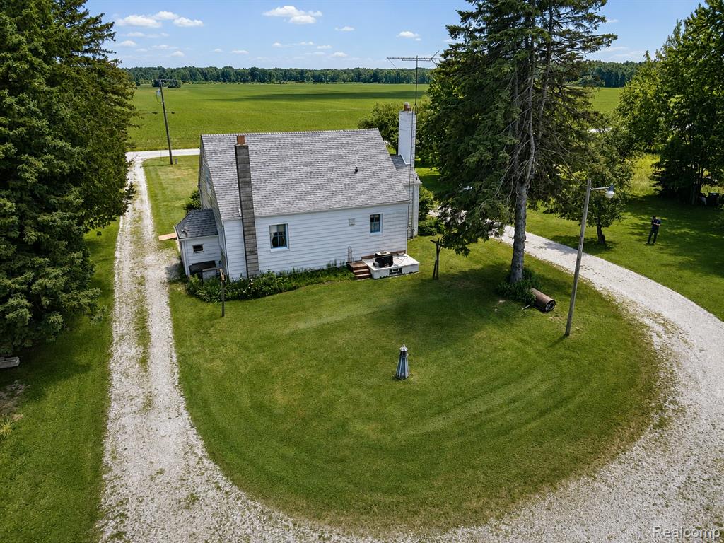 5893 Cribbins Road Property Photo 11