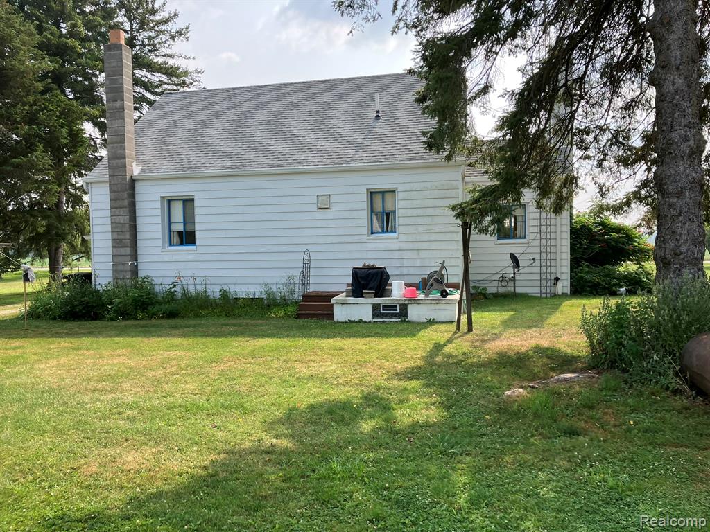 5893 Cribbins Road Property Photo 12