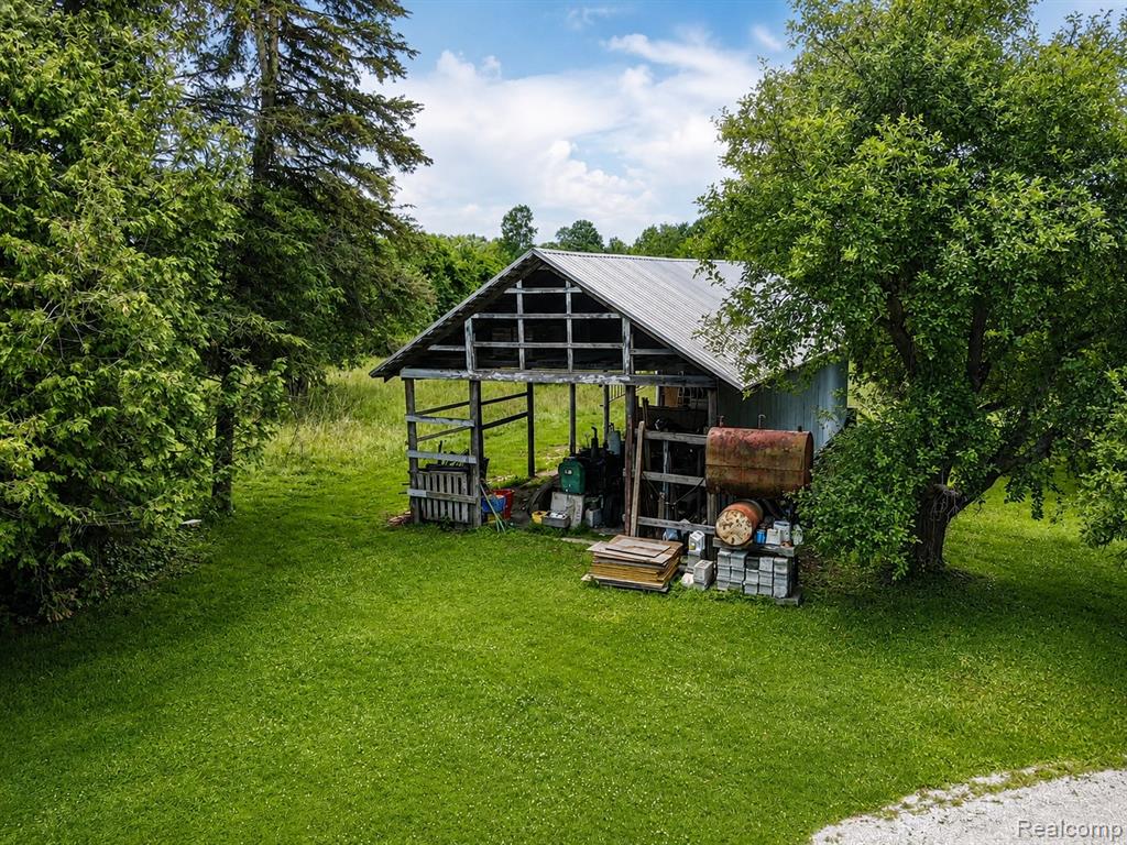 5893 Cribbins Road Property Photo 13