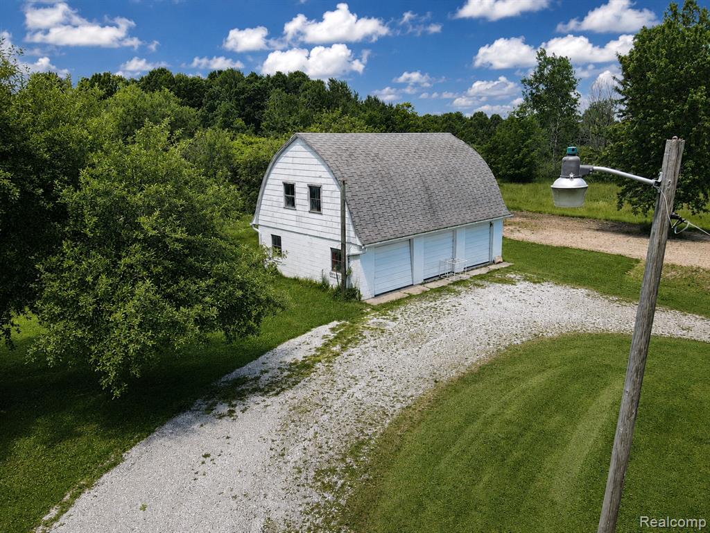 5893 Cribbins Road Property Photo 14