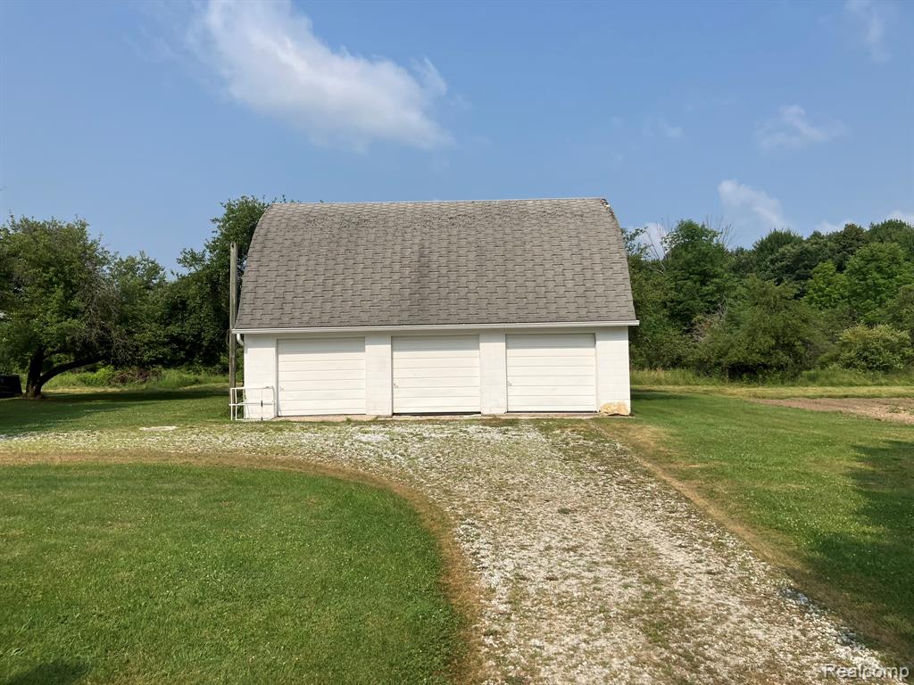 5893 Cribbins Road Property Photo 15