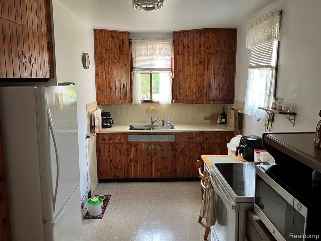 5893 Cribbins Road Property Photo 24