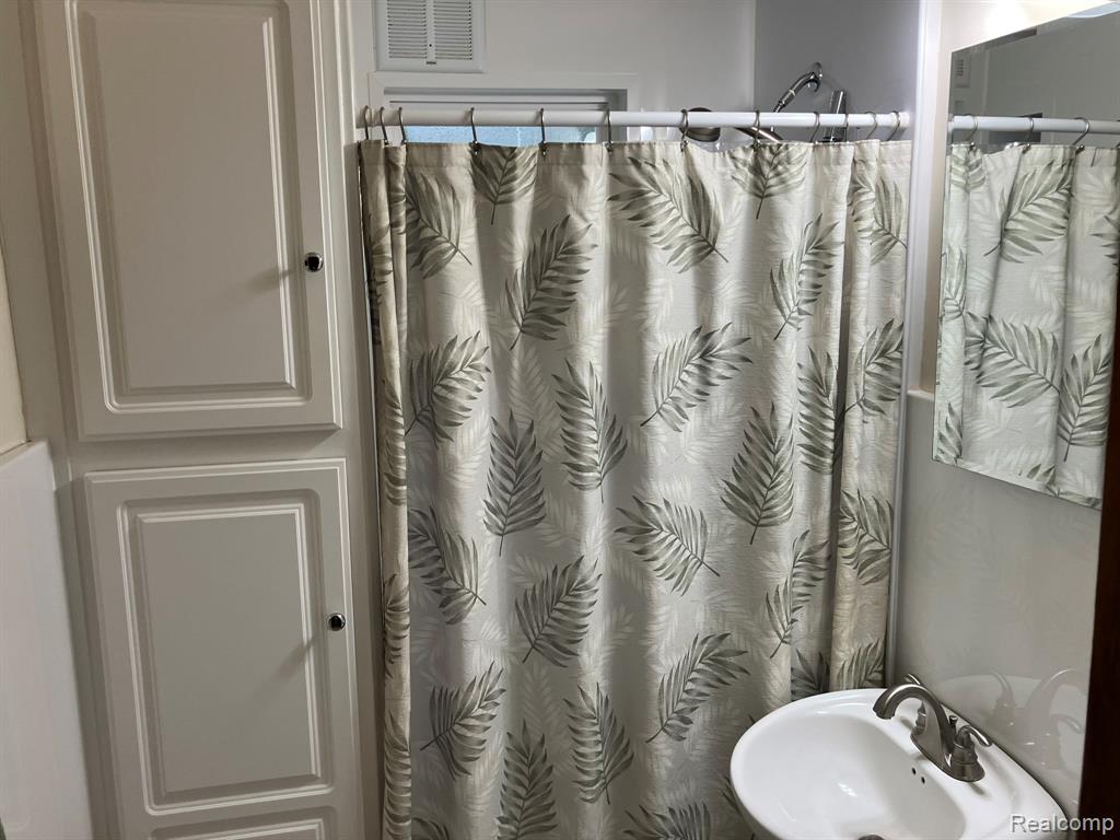 5893 Cribbins Road Property Photo 27