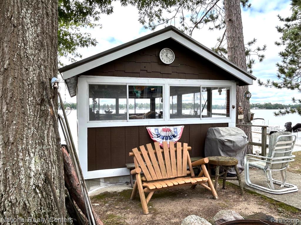 4951 Kokosing Road Property Photo 12