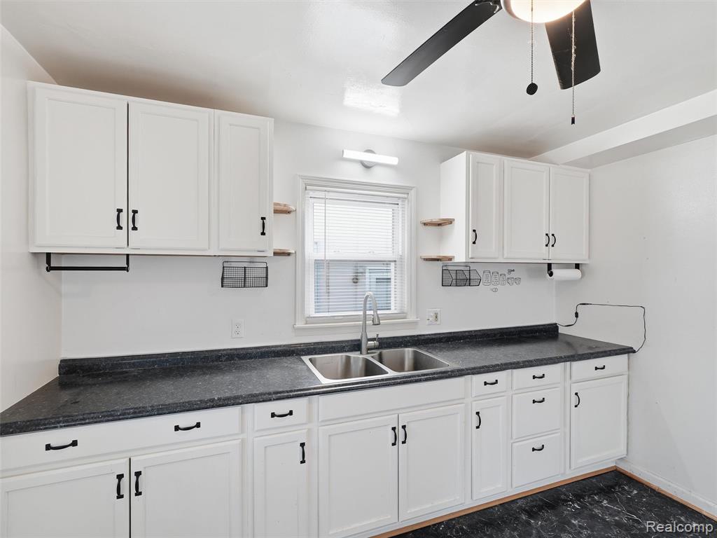 19132 Glenmore Property Photo 7