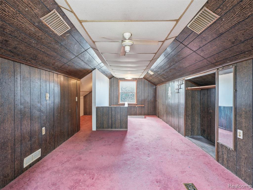 19132 Glenmore Property Photo 12