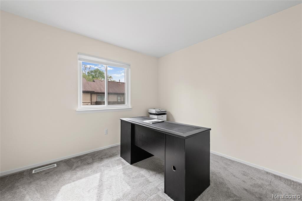 3779 Heritage Parkway Property Photo 17