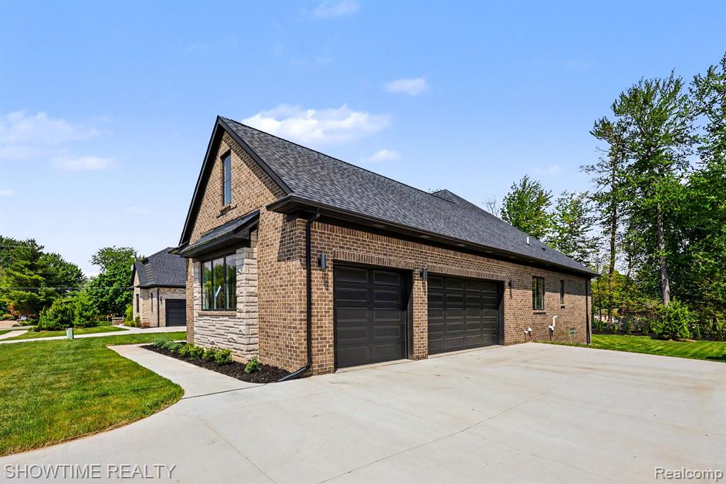 11695 Encore Drive Property Photo 3