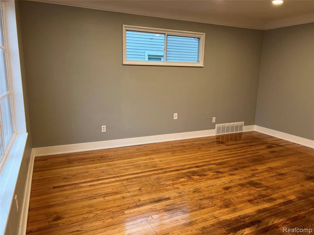 18506 Wakenden Property Photo 3