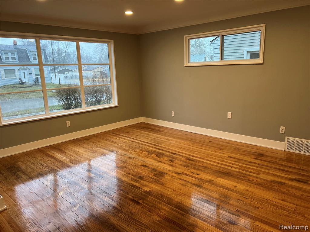 18506 Wakenden Property Photo 5