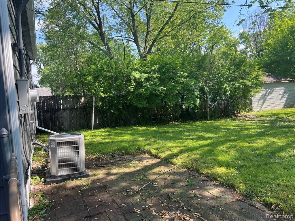 18506 Wakenden Property Photo 13
