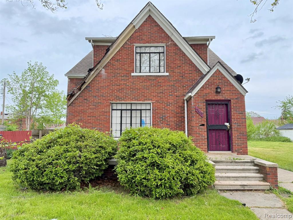 19440 Cliff Street Property Photo 1