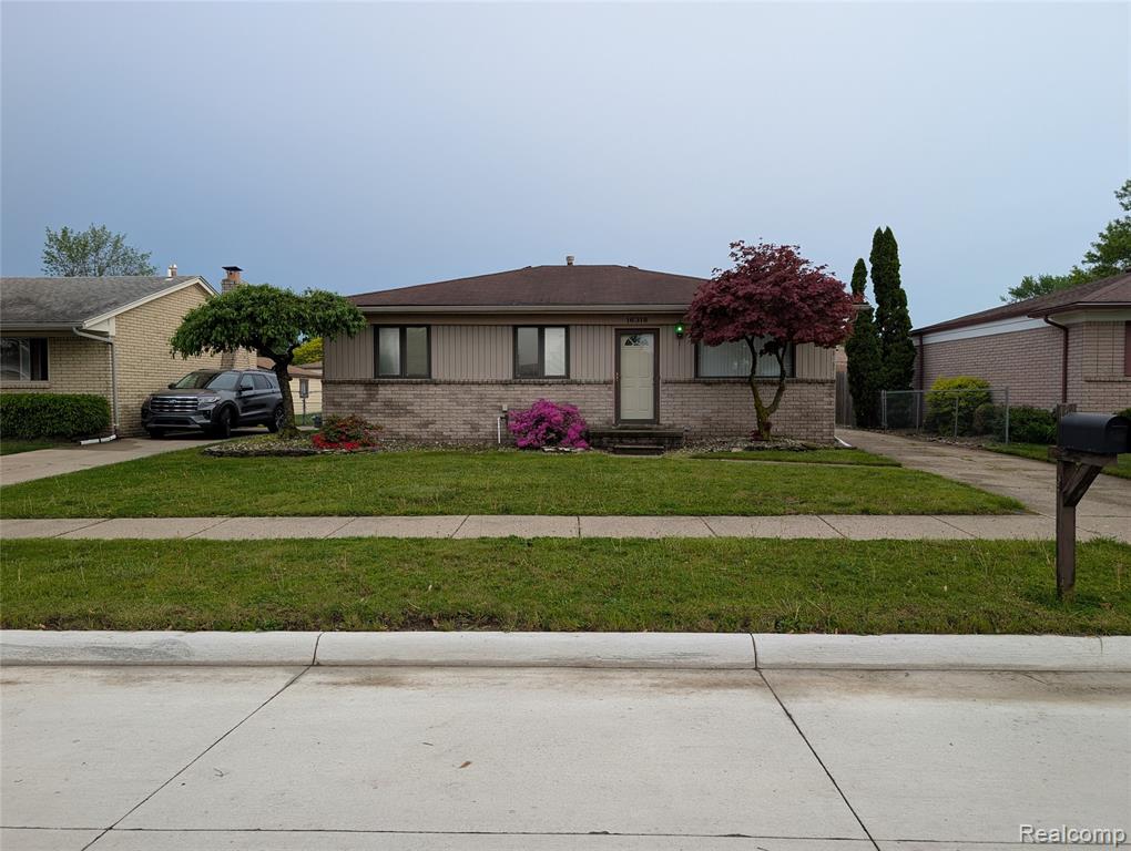 16318 Wellington Avenue Property Photo 1