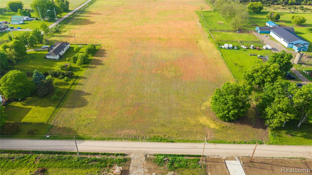 27605 Hagen Road Property Photo 4