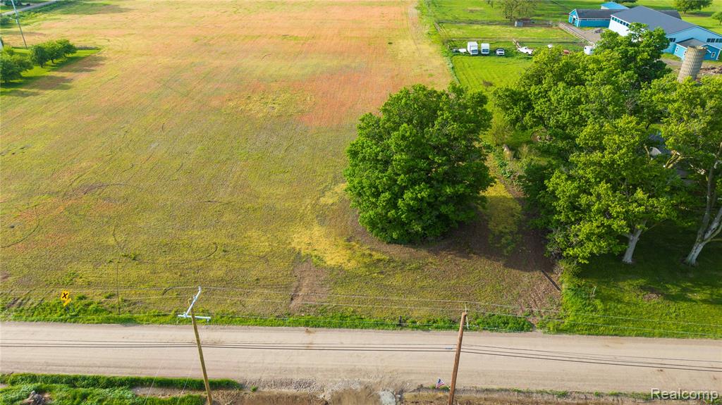 27605 Hagen Road Property Photo 11