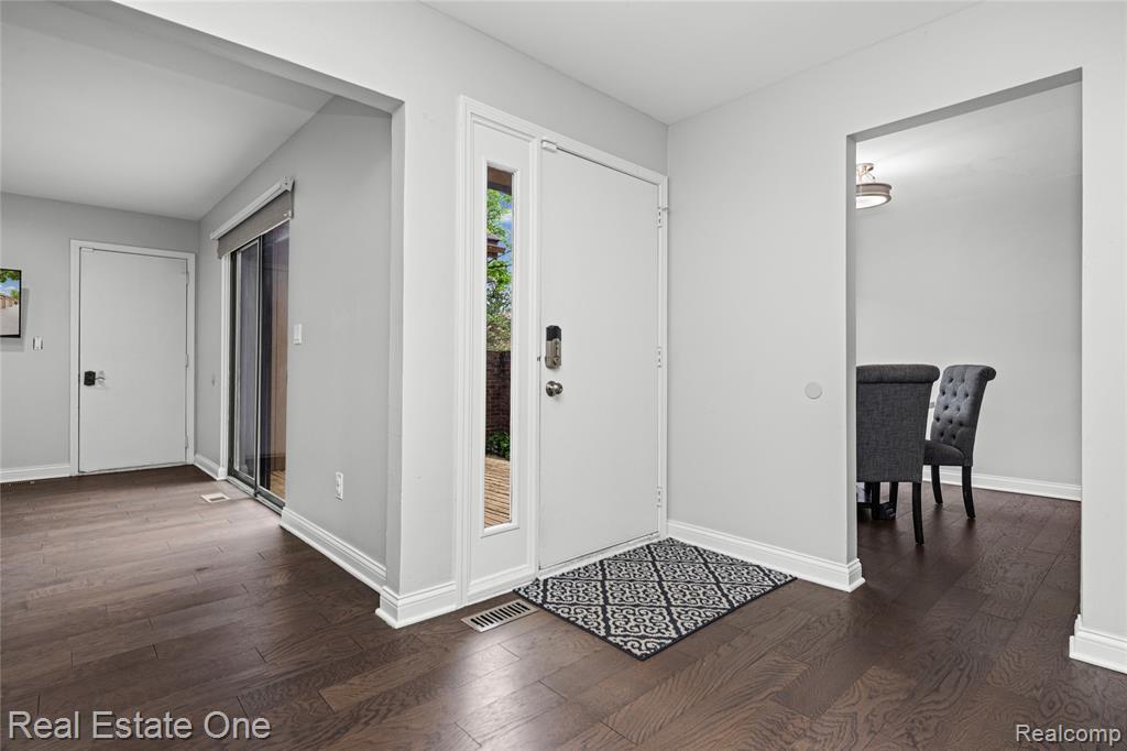 5345 Wright Way Property Photo 11