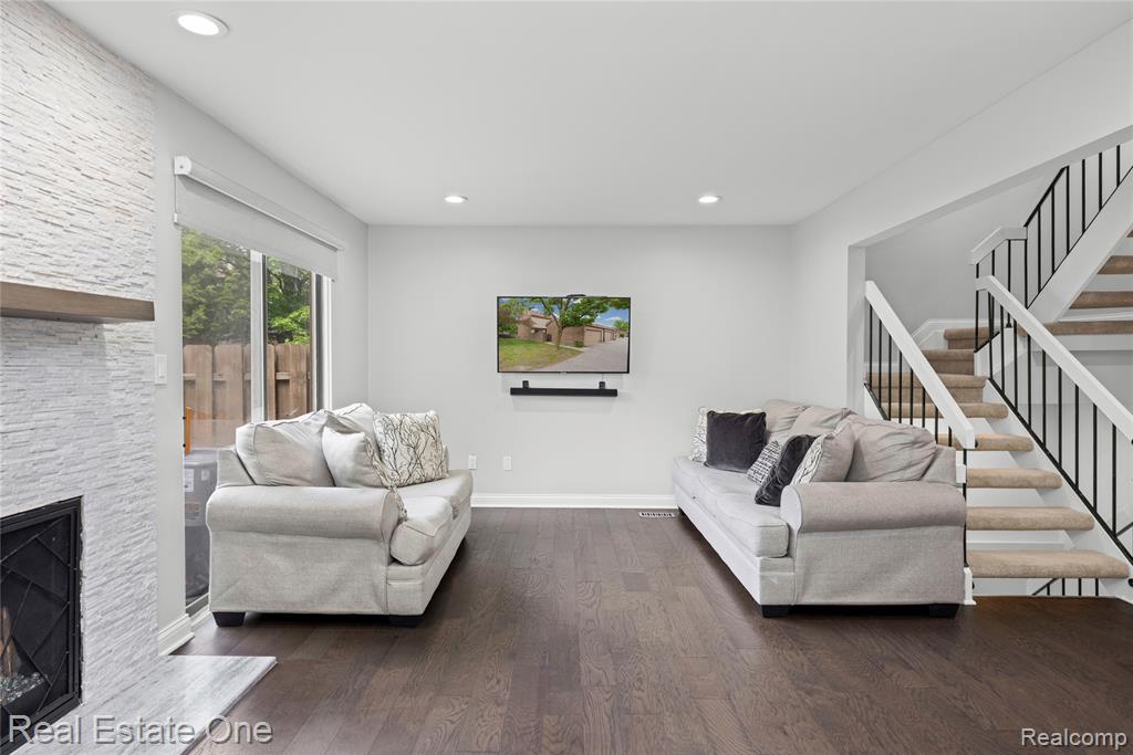 5345 Wright Way Property Photo 13