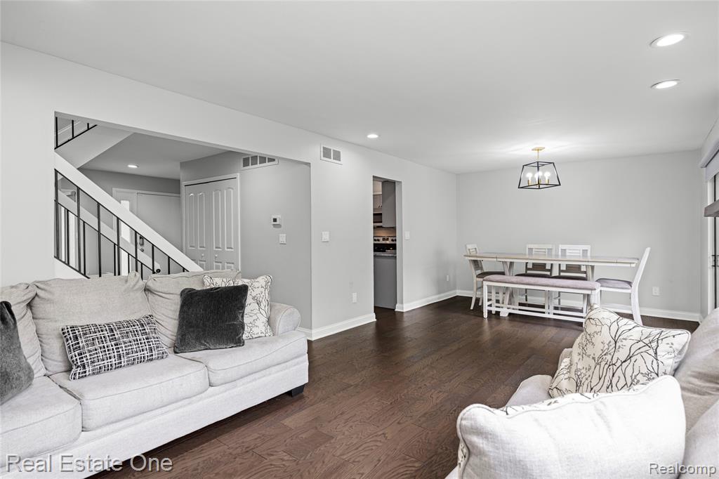 5345 Wright Way Property Photo 15