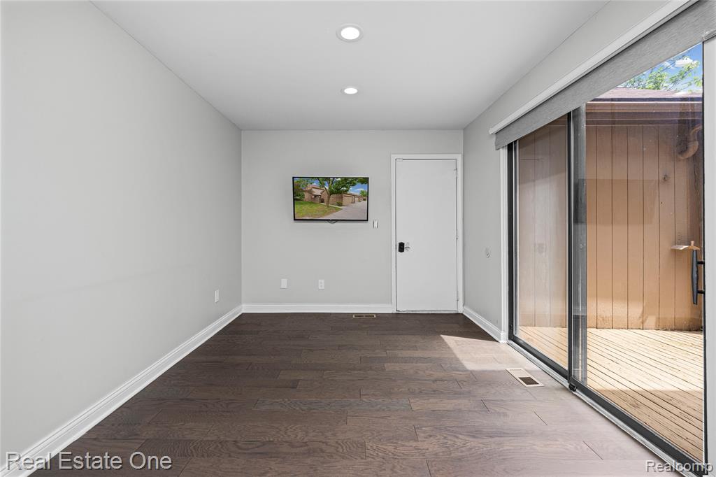 5345 Wright Way Property Photo 31