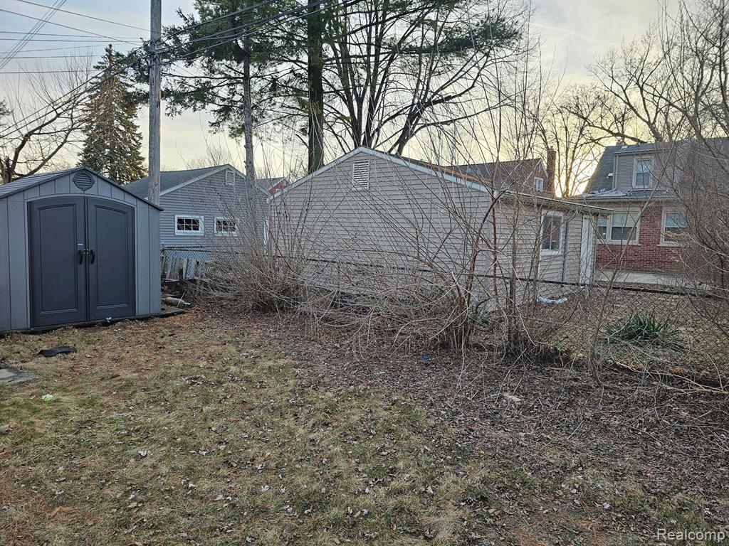 1501 N Silvery Lane Property Photo 6