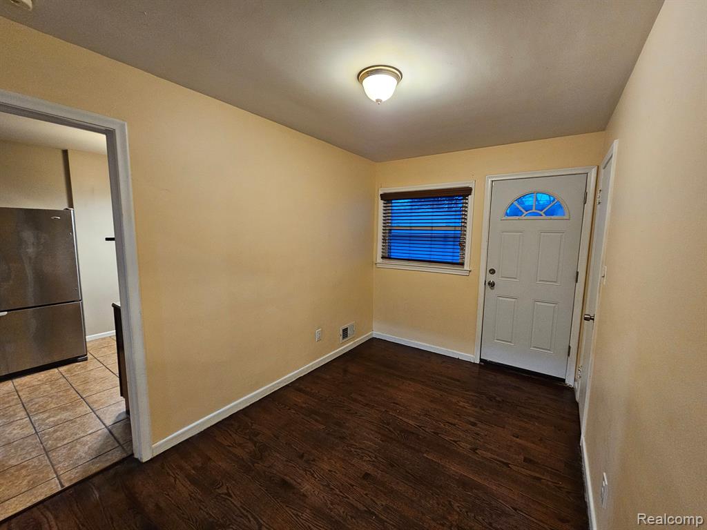 1501 N Silvery Lane Property Photo 13