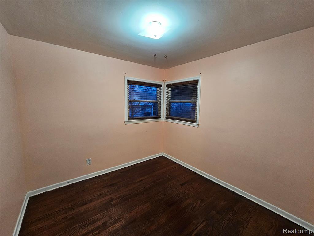 1501 N Silvery Lane Property Photo 14