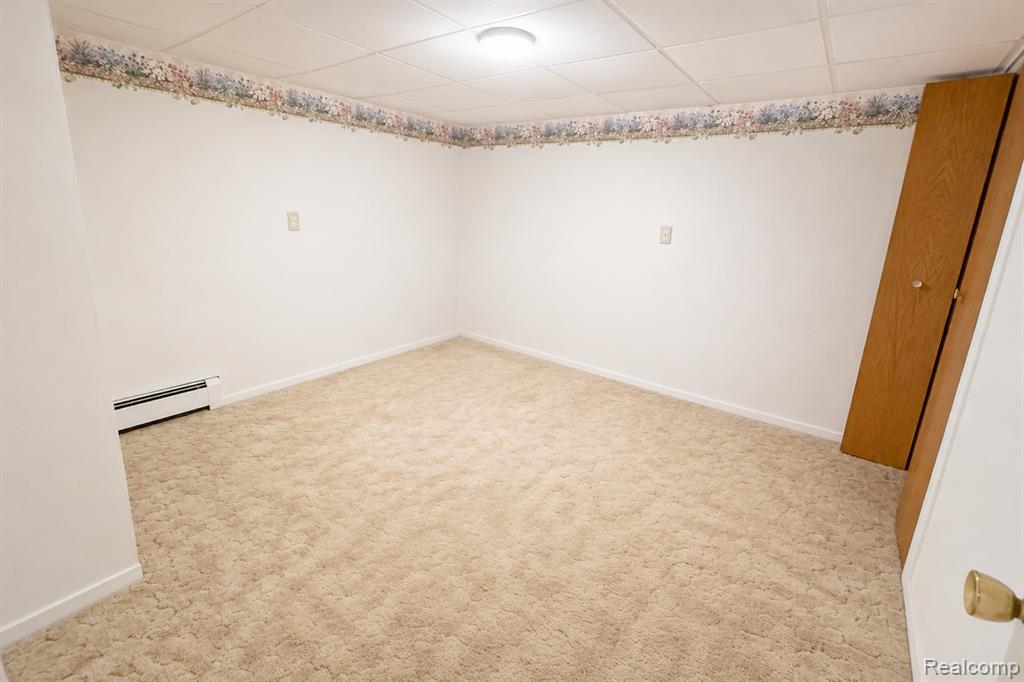 61227 Heritage Property Photo 16