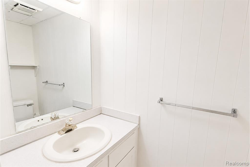 61227 Heritage Property Photo 20